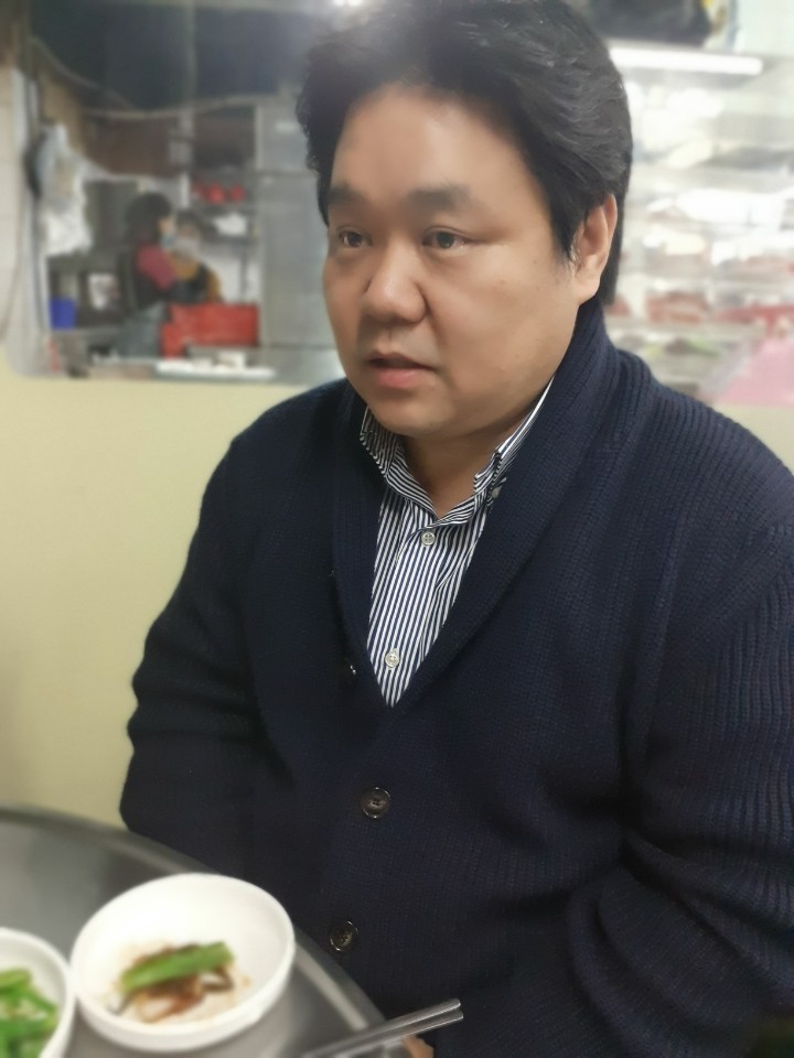 ▲ 인천음악협회 백종성 회장이 돼지생갈비 전문점 ‘부암갈비’를 찾았다.