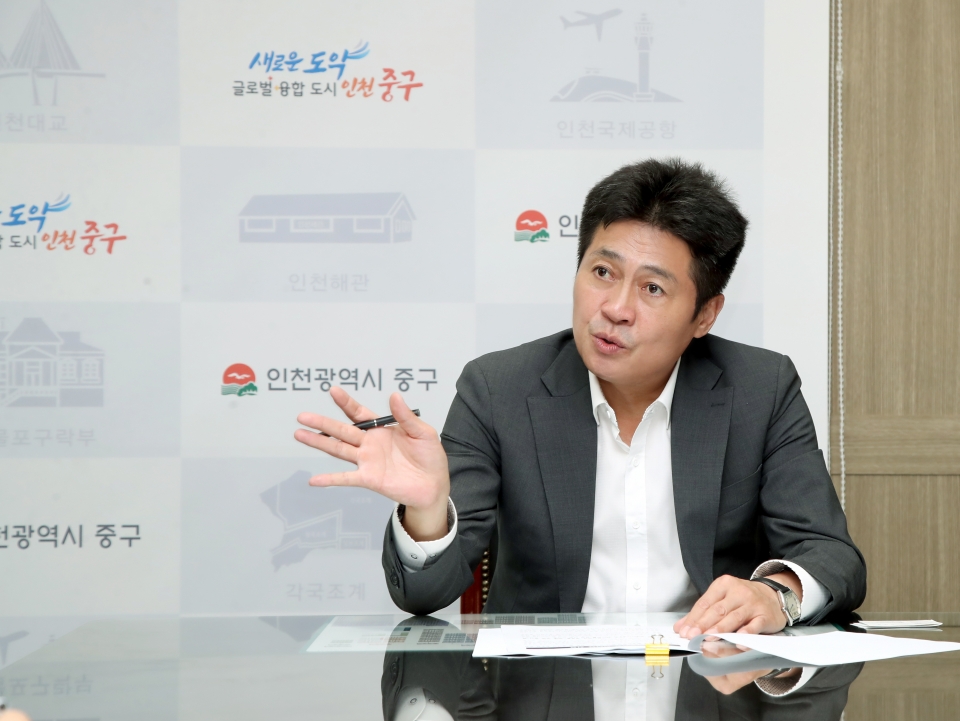 ▲ 김정헌 중구청장은 신년 인터뷰에서 올 한 해 '새로운 도약 글로벌 융합도시 인천 중구' 비전을 완성하겠다고 약속했다. /사진제공=중구