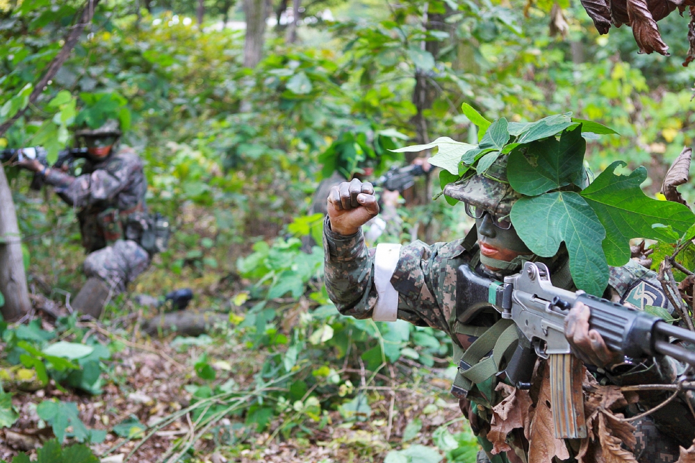 ▲ 육군 제51보병사단 장병들의 훈련 모습.
