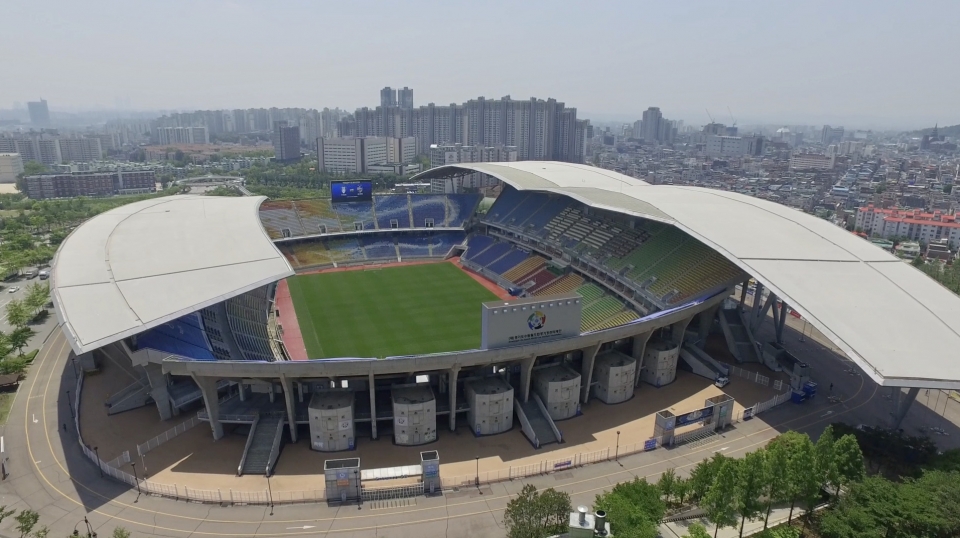 (재)경기도수원월드컵경기장관리재단이 관리하는 수원월드컵경기장 전경. /사진제공=경기도수원월드컵경기장관리재단