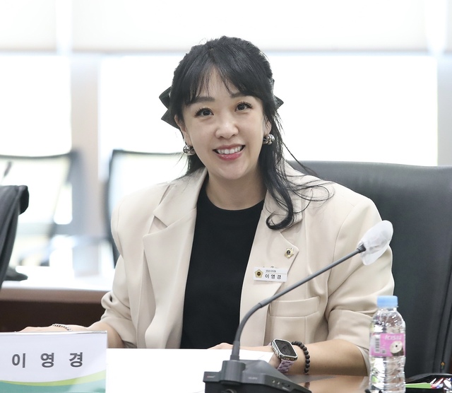 ▲ 딸이 주동한 분당의 한 초등학교 집단 학폭 책임을 물어 21일 국민의힘으로부터 출당 조치된 이영경 성남시의원. /사진제공=성남시의회