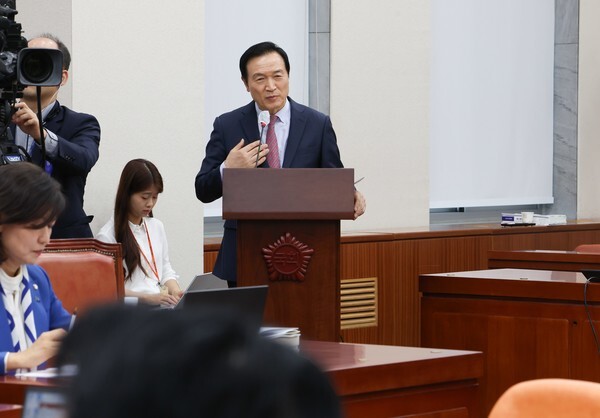 ▲ 22일 국회에서 열린 교육위원회 국정감사에서 임태희 교육감이 답변하고 있다./사진제공=경기도교육청