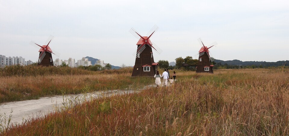▲ 사진작가들 사이에서 소래습지생태공원은 꼭 가봐야 하는 명소로 알려져 있다. /사진출처=인천 남동구