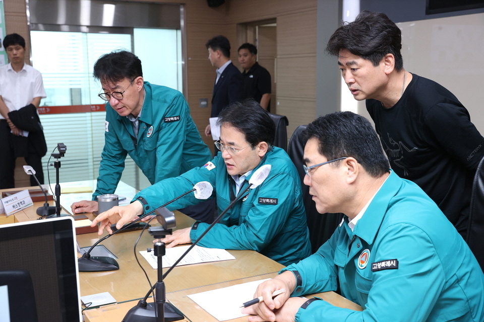 ▲ 이동환 고양시장이 재난상황실에서 집중호우 피해 상황을 점검·지휘하고 있다. /사진제공=고양시