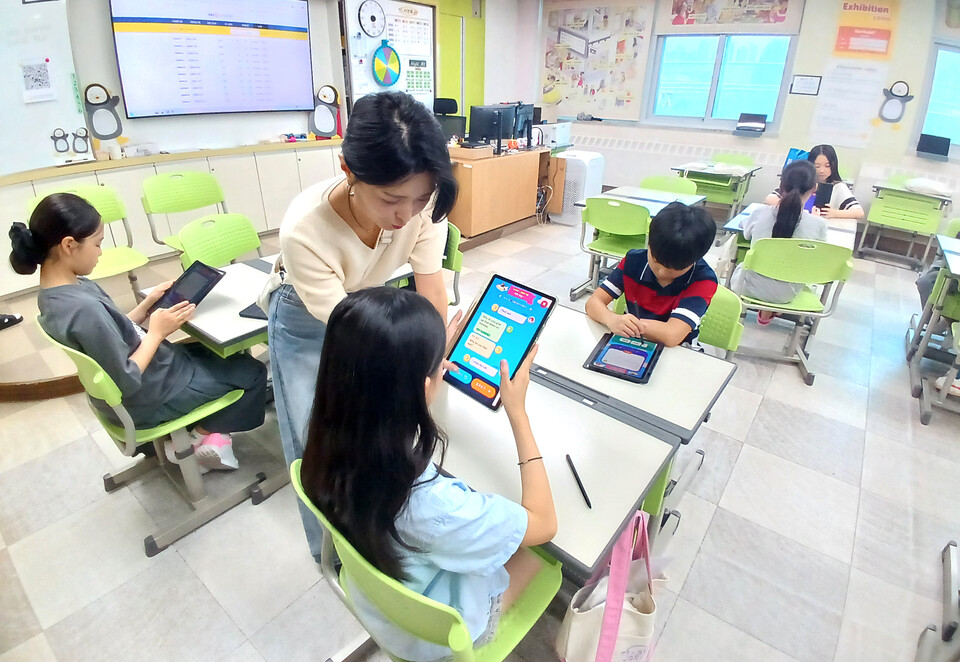 ▲ 고양 율동초에서 ‘Why UP 영어 공유학교’를 진행하고 있다./사진제공=율동초등학교