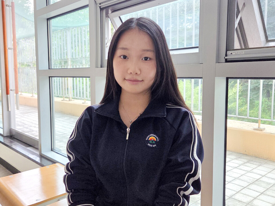 ▲ 독서토론 참여한 3학년 이시우 양.