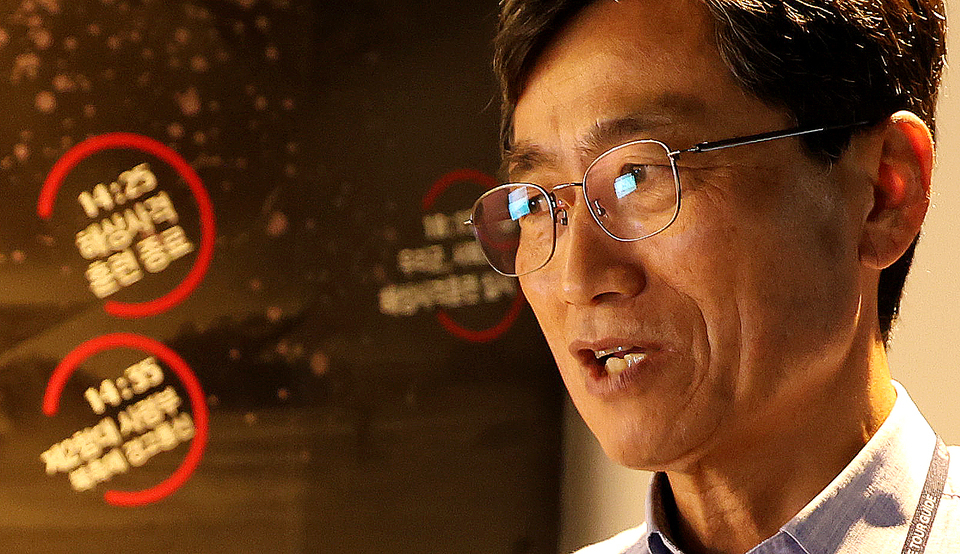 ▲ 안칠성 문화관광해설사는 “연평도 주민들의 가장 큰 소원이 대피소가 평생 그냥 이렇게 있다가 쓸모 없어지는 것”이라고 말했다.