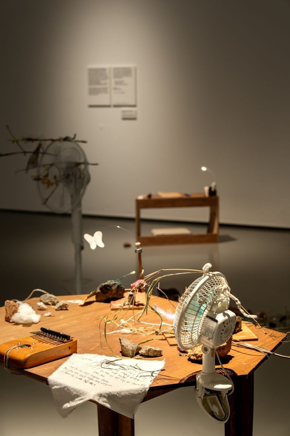 ▲ 경기도미술관의 관객참여 프로그램 '비물질, 표현과 생각사이의 틈'.