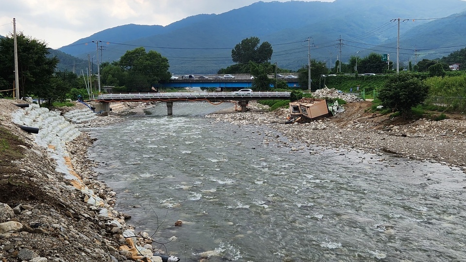 ▲ 지난 7월 집중호우로 큰 피해를 입은 포천시 내촌면 왕숙천.