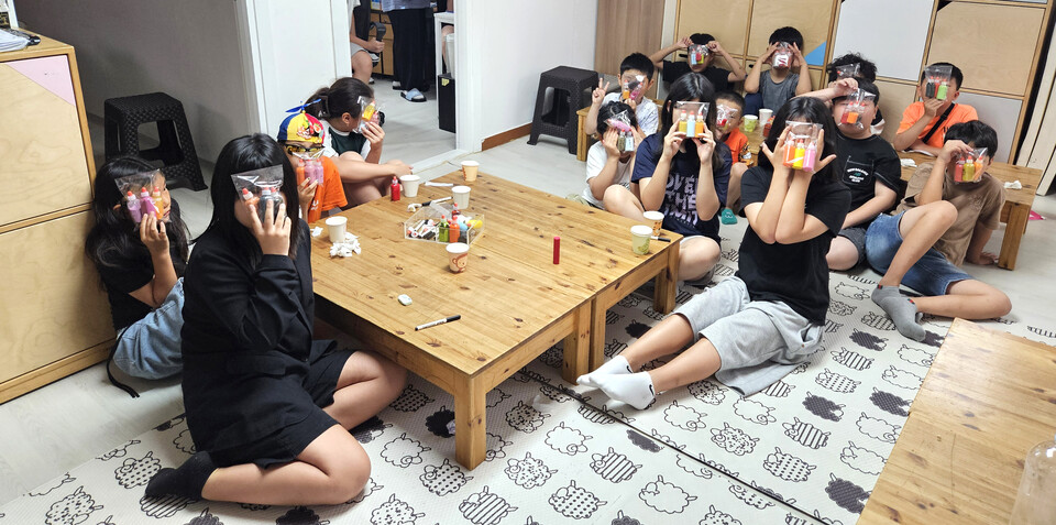 ▲ ‘도래(來)미 사서체험단'에서 학생들이 교육을 받고 있다./사진제공=경기도교육청평생학습관