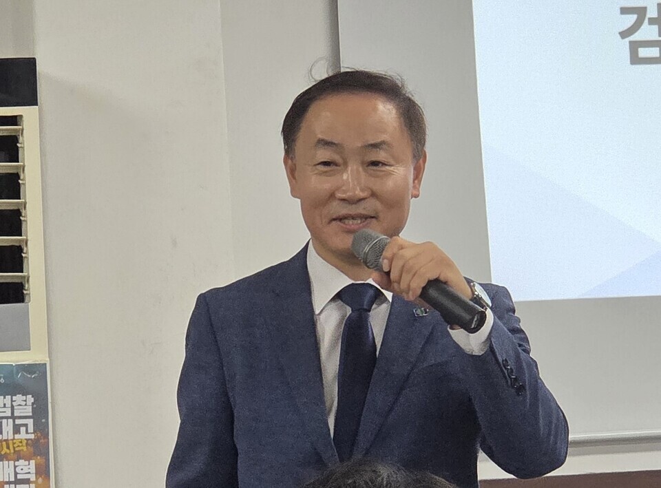 ▲ 인사말 하는 이원호 지회장