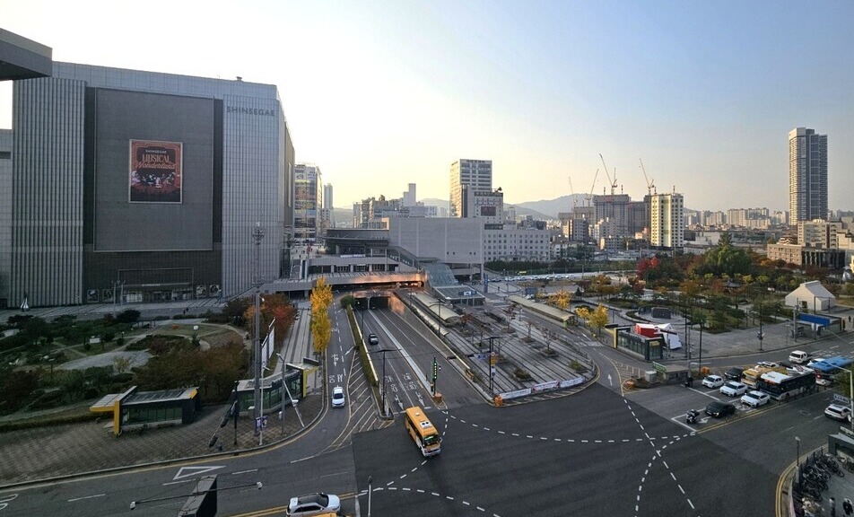 ▲ 지난 9월 시가 도시공간재구조화 용역이 착수한 의정부역 앞 근린공원 모습.