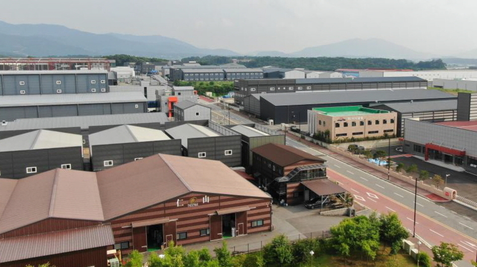 ▲ 포천시가 전국 최초로 개발한 ‘공장 인허가 절차 안내 프로그램’이 기업들의 행정 부담을 크게 덜어주고 있다. 사진은 용정산업단지 전경.