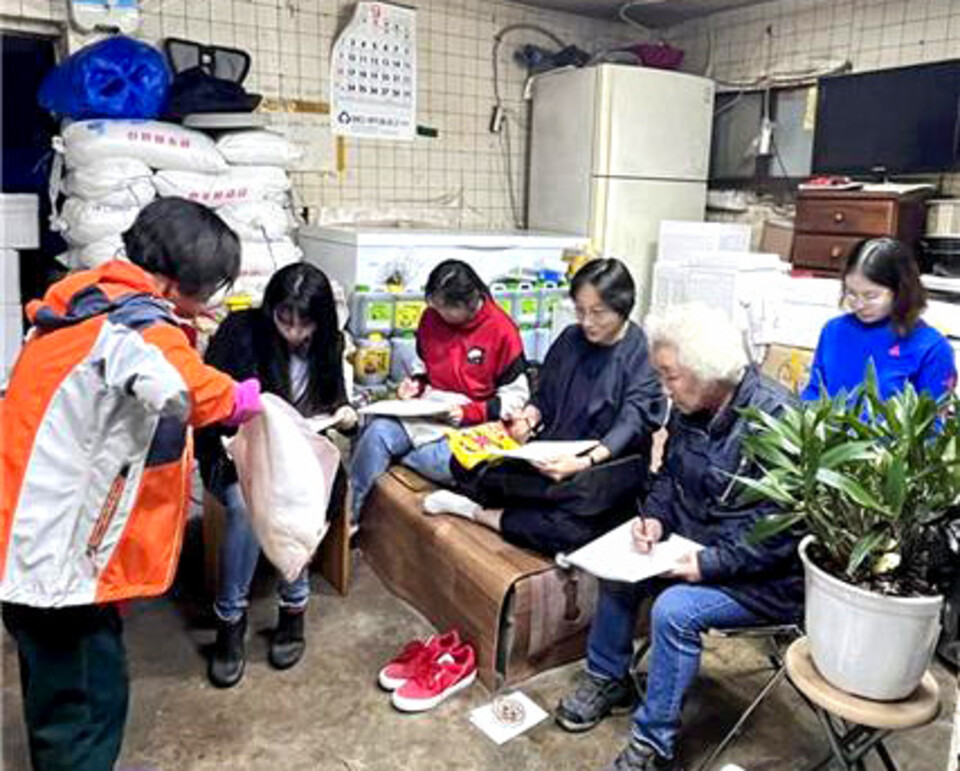 ▲ 창작집단 도르리의 '종합화장품'