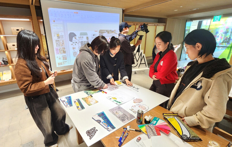 ▲ 국립현대미술관에서 진행된 ‘미술과 사회’ 모습. /사진제공=경기도교육청