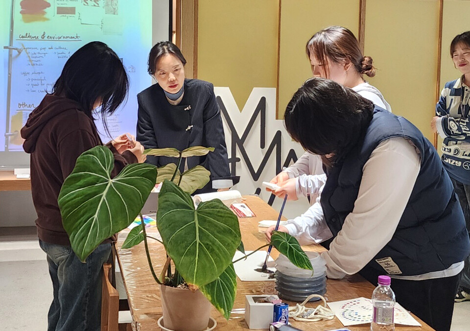 ▲ 국립현대미술관에서 진행된 ‘미술과 사회’ 모습. /사진제공=경기도교육청