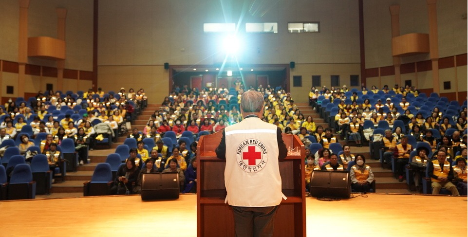 ▲ 대한적십자사 경기도지사가 18일 경기도경제과학진흥원에서 ‘2025 경기도 적십자 봉사원의 날’을 개최했다./사진제공=대한적십자사 경기도지사