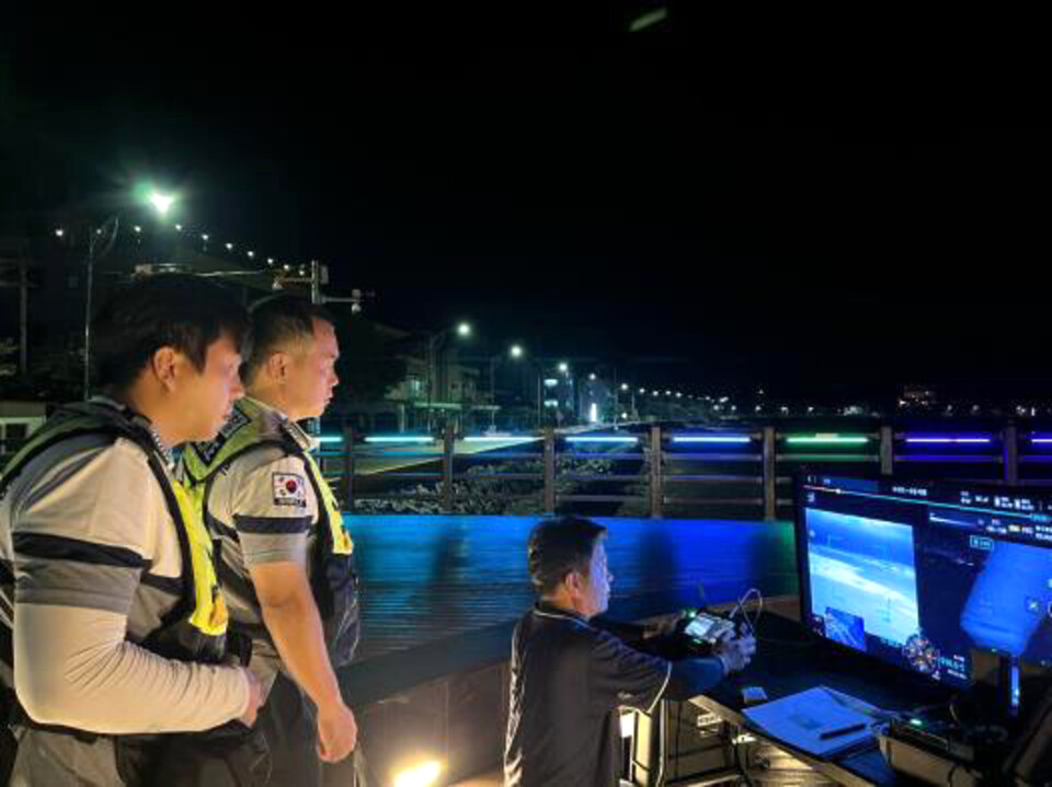 ▲ 인천시는 해양경찰과 협업해 해안가 야간 순찰에 드론을 투입하고 있다. /사진제공=인천시