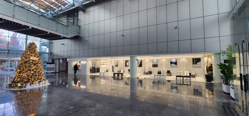 ▲ 한국토지주택공사(LH) 인천지역본부 사내카페 ‘라운지 H (Lounge H)’전경./사진제공=한국토지주택공사(LH) 인천지역본부