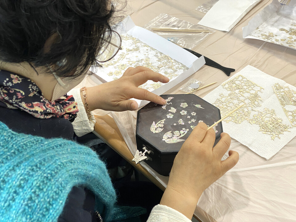 ▲중구문화재단 '자개 공예교실'