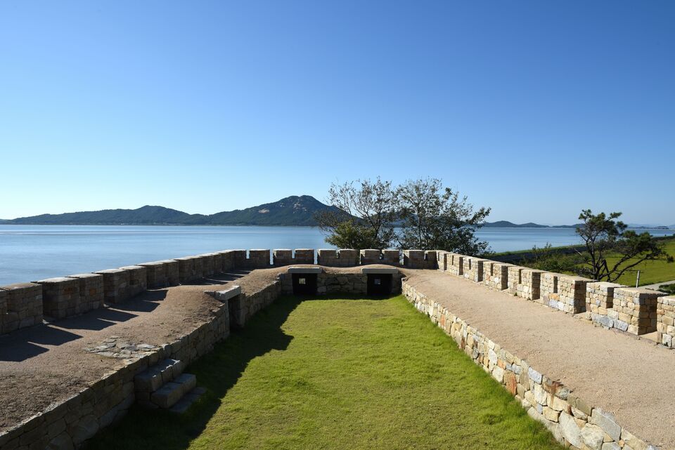 ▲ 인천시 기념물 제22호로 지정된 강화 계룡돈대. /사진제공=인천시