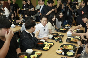 [6·3 대선] 가천대서 <b>만남</b> <b>이준석</b>·<b>안철수</b>, '단일화 동상이몽'