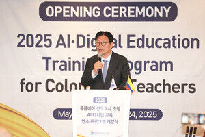 <b>제주 교사</b> 사망에 인천 <b>추모</b> 물결 <b>이어져</b>