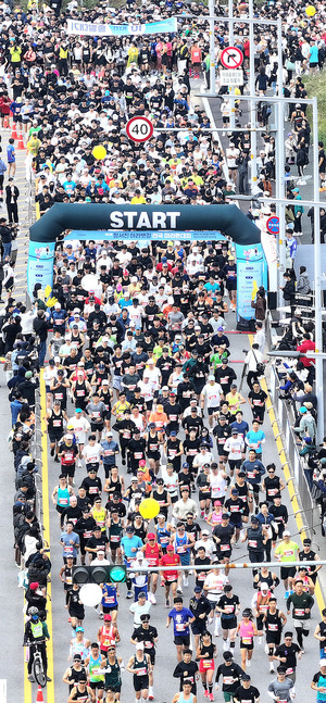 [제13회 정서진 아라뱃길 전국마라톤대회] 추풍 가르며 추억 남기다