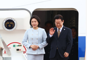 이재명 대통령 '세일즈 <b>외교</b>' 출발…UAE→이집트→남아공→튀르키예