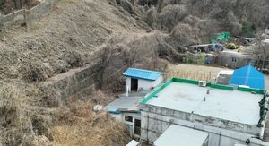 철거하면 되레 위험...'무허가 옹벽' 어쩌나 - 뉴스 썸네일 이미지