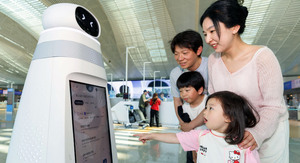 인천공항, 세계 최초 ‘자율주행·생성형 AI’ 첨단 로봇 운영